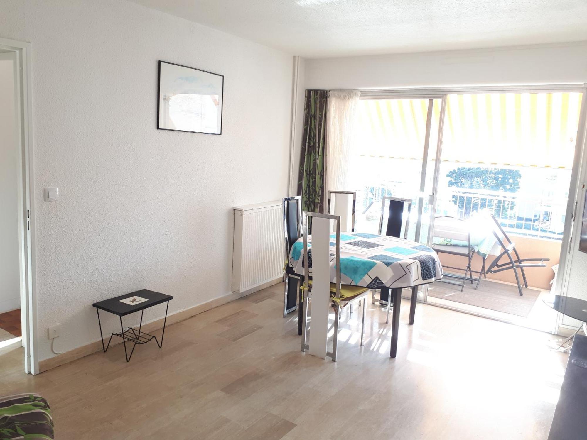 Apartment Golfe-juan Proche Plage, Centre Et Gare