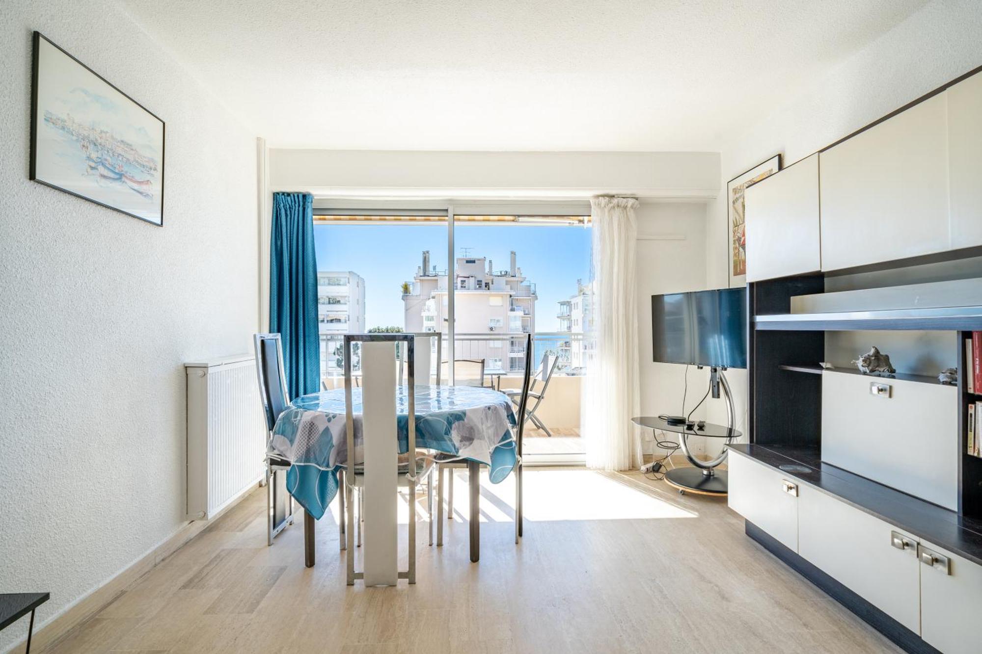 Apartment Golfe-juan Proche Plage, Centre Et Gare