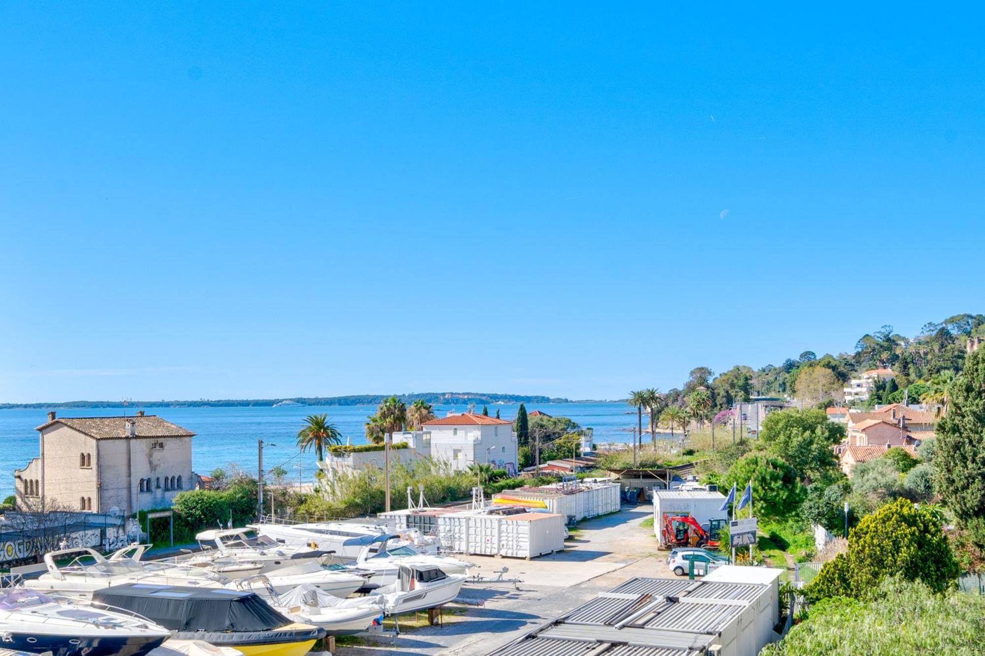 Apartment Golfe-juan Proche Plage, Centre Et Gare